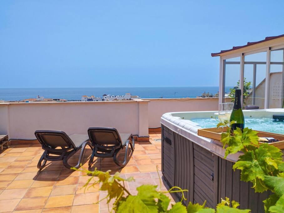 Ferienwohnung Penthouse With Jacuzzi And Spectacular Sea Views Nerja Exterior foto