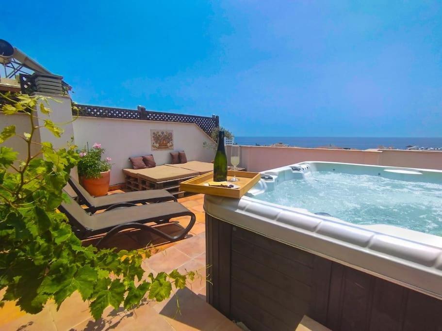 Ferienwohnung Penthouse With Jacuzzi And Spectacular Sea Views Nerja Exterior foto
